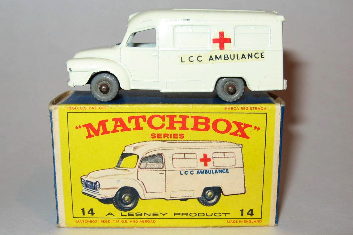 14 C9 Bedford Ambulance.jpg
